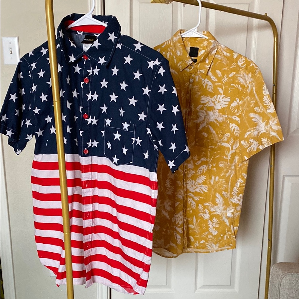 Set of 2 Men's Short Sleeve Button-Up Shirts